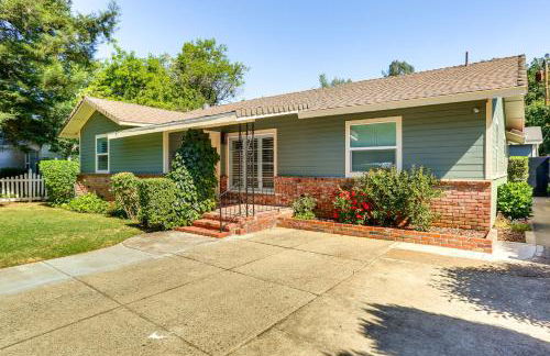Walk to Park and Aquatic Center Airy Redding Home! - Foto 26