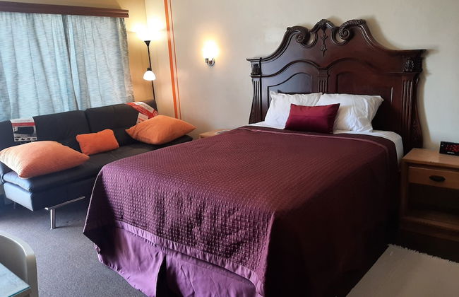 The New Star Motel with Studio-Kitchens: 1950s Extended-Stay Lodging and Retreat Center - Photo 6