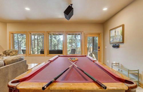 Peaceful Pines! Pool Table, Gym & Forest Views - Foto 15