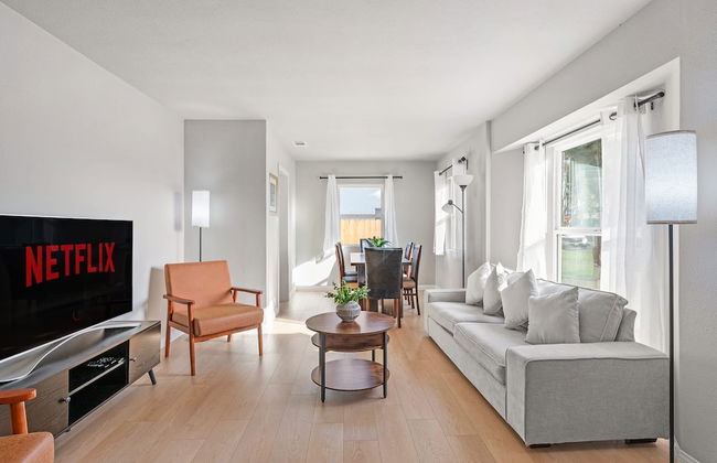 Luxury Modern Retreat w Spacious Yard Premium Comfort - Foto 4