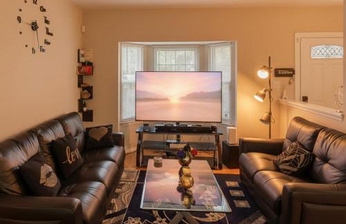 Spacious 3BR Townhouse with Balcony & Gym - Foto 2