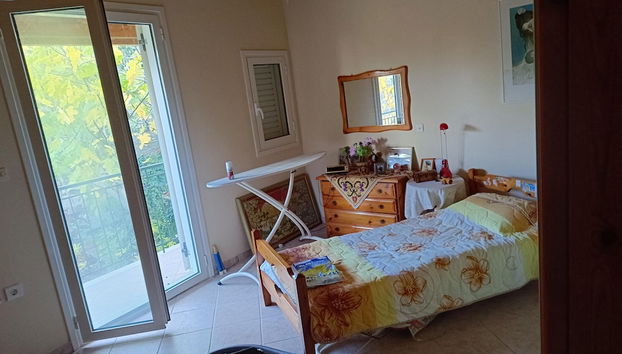 Secluded Holiday Home in Kalavrouza With Mountain Views,bbq - Foto 3, Zimmer