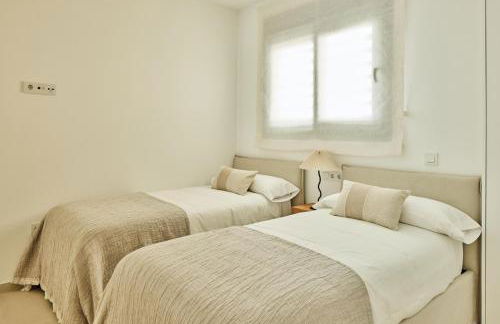 TARIFA ICEBERG 15 - Ático de lujo nuevo con Terraza Garaje y Piscina - Foto 6