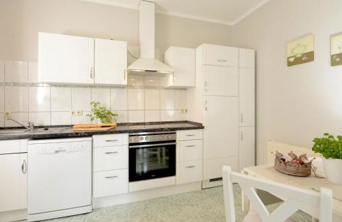 Ferienhaus für 8 Personen mit Kamin & Terrasse - Foto 4