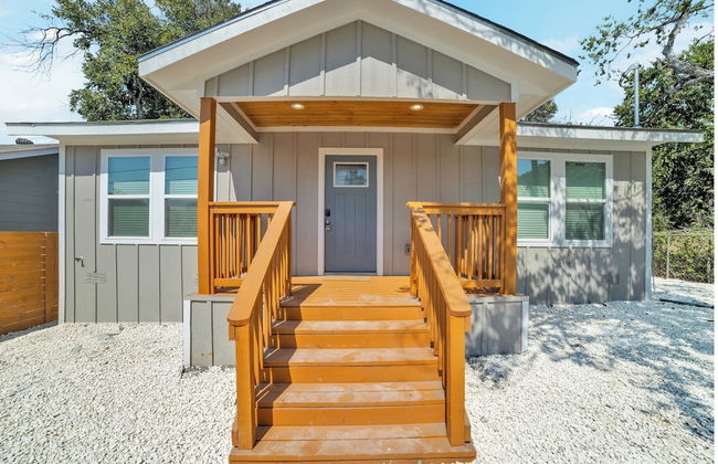 Spacious & Homey 4br/3ba W/amenities Near Downtown - Foto 1