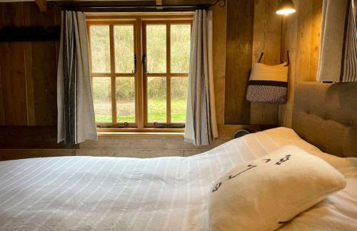 The Walnut Wagon in the heart of Mells. - Foto 2