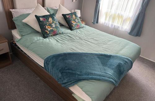 LuxeHaven at Tattershall Lakes Park with Hot Tub - Foto 26