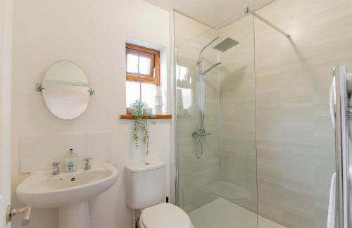 The SPACE Large House In Afan Forest Bike Park By STAE-Homes - Photo 24