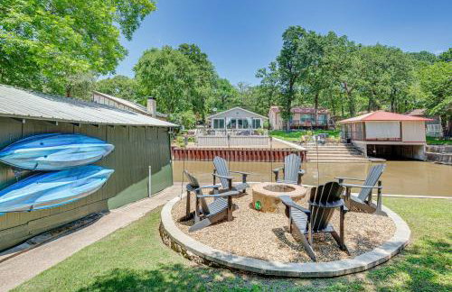 Spacious Deck Waterfront Home in Gun Barrel City! - Foto 1