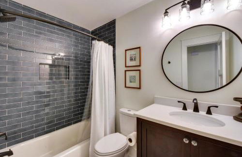 Tranquil Travelers Rest Home with Fire Pit! - Foto 17