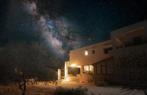 Serenity Hideaway - Photo 1