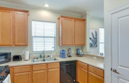 half Mi to Galveston Beach Home with Private Pool - Foto 12