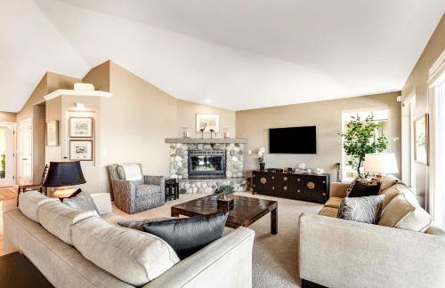 Misty Lady at Water's Edge - Foto 3