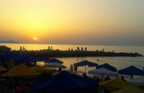 white house by the sea - Photo 34