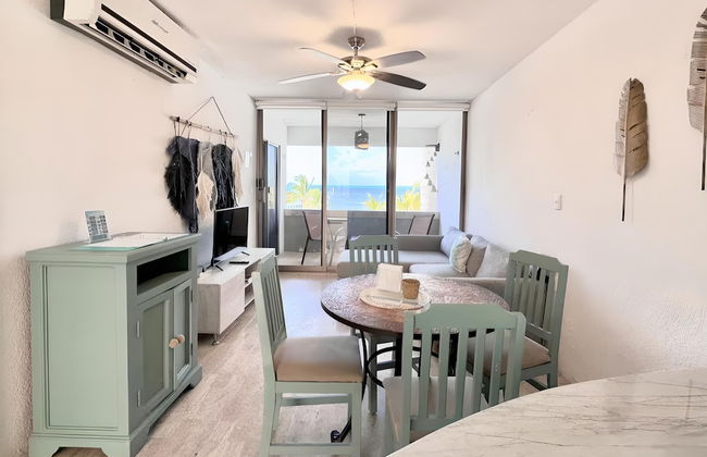 Beachfront and Ocean View Apartment - Photo 17