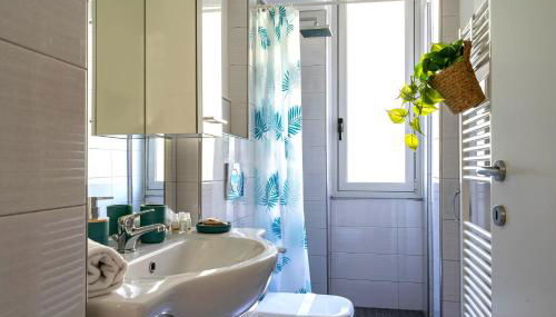 Patio & Parking - Self check-in & Remote access - Foto 4, towels, Shower