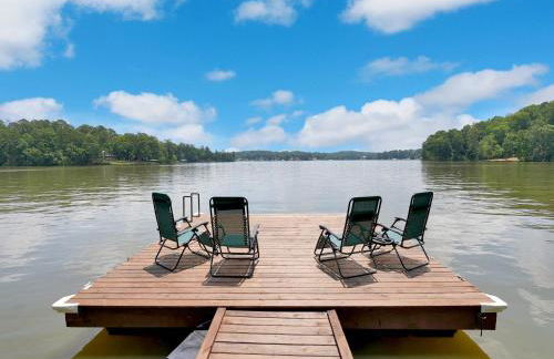 Lakefront Lodge with King Beds and Game Lounge - Foto 9