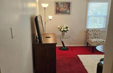 Comfy Getaway minutes from UBS Arena - Photo 5