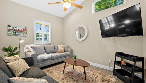 Citrus Hideaway - Steps to City Center - Foto 5