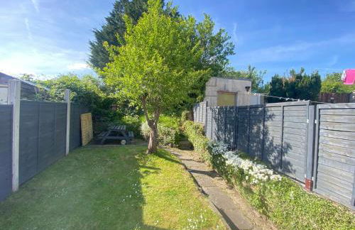 The Cwtch, Log Fire, Sleeps 6, Nr Zip World, Brecon and Bike Park Wales - Photo 27