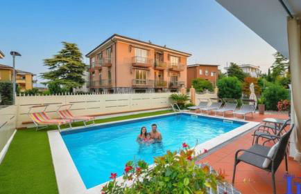 Garden & Pool DesenzanoLoft Official Partner Homes & Villas by Marriott Bonvoy - Foto 5