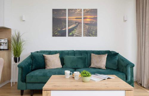 Stylish Apartment by the Lake with Balcony in Zegrze by Noclegi Renters - Foto 11