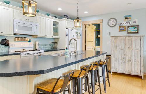 Steps to Beach: Home w/ Hot Tub in Oak Harbor! - Foto 9