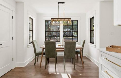 Boho Retreat with 2 Masters and Plenty of Space - Foto 21