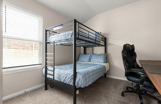 Charming 4BR Spacious Backyard in Hutto - Foto 4