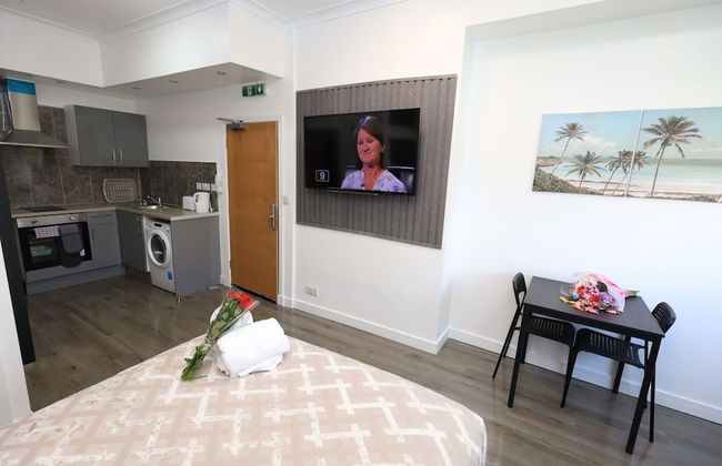 VR Apartments - Photo 10