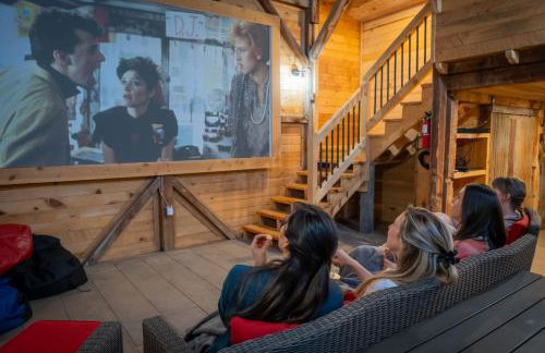 Timber & Tin G 2Bed 2Bath w Pool & Rooftop Deck - Foto 43