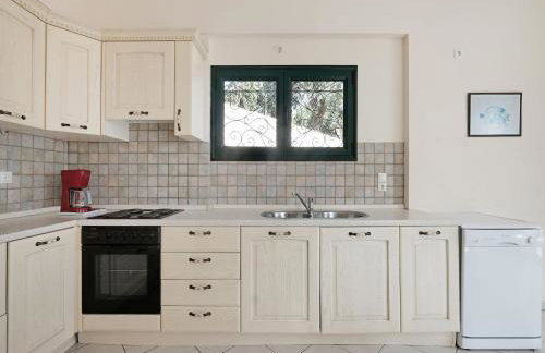 Villa by Kissakas Beach with Stunning Sea Views - Foto 18