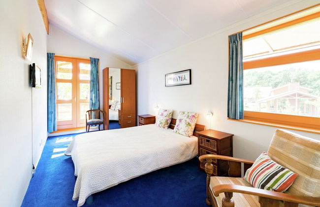 Villa in Biddinghuizen by Lake Vulwe - Photo 9