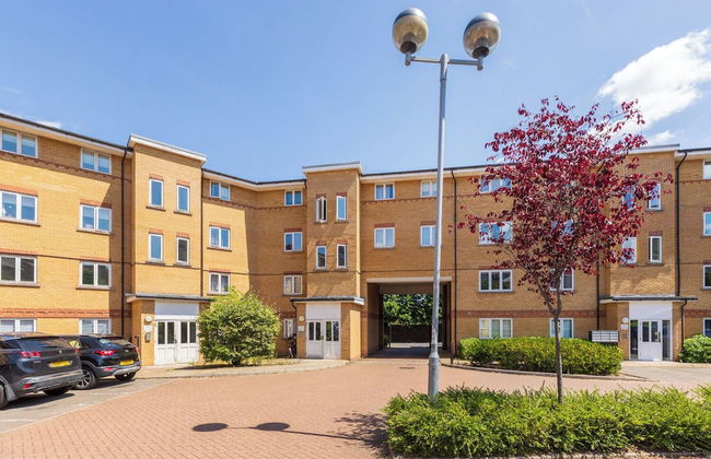 Skyline Haven Modern 2BR w/ Free Parking & 4kTV - Photo 80