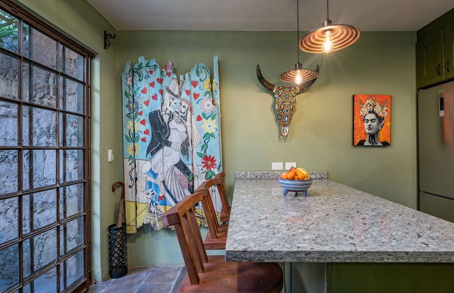 Casa Esperanza, 2BR Designer Charm + Rooftop Views - Foto 10