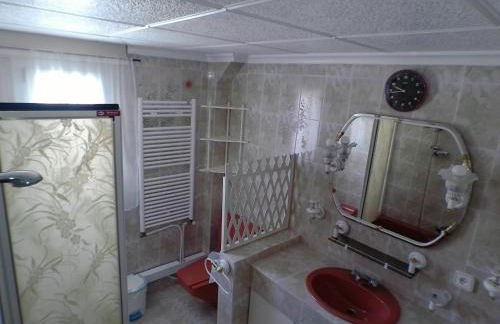 Chalet con piscina Umut Homes - Photo 16