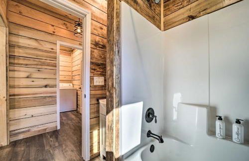 Modern Cabin with Fire Pit Less Than 3 Mi to Trails! - Foto 17