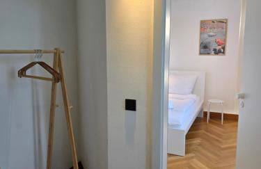 APARTMENT PD23 ALTE FEUERWACHE I Ganze Wohnung I 5 Einzelbetten I 3 Zimmer I 3min CityHospital I 50m Supermarkt I Küche I SmartTV - Foto 7