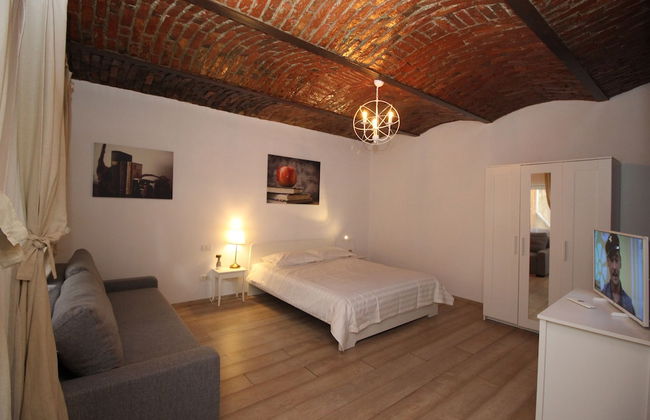 92 Residence - Photo 18