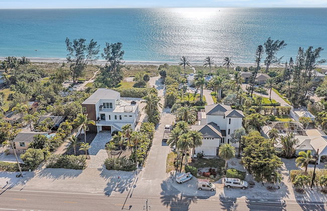 Decked Out On Marbury 4 Bedroom Home by RedAwning - Photo 68