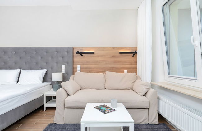 Aquamarina Onyx Apartments by Renters - Photo 23