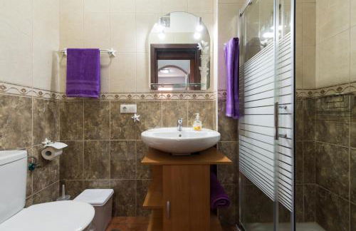 Private Solarium - 2BR House Near the Airport - Foto 8