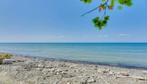 Turtle Cove Bay Beach House about 13 Mi to Buffalo! - Foto 2