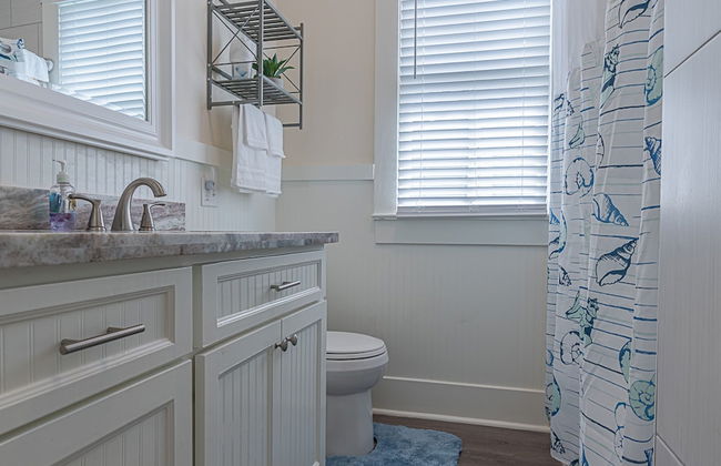 Uptown Cottage 2 Minutes to The Strand and Utmb - Foto 14