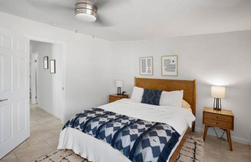 15 min to JT Park Hot Tub Cute Design Full Kitchen - Foto 9