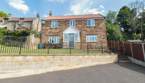 Cherry Garth - Photo 1