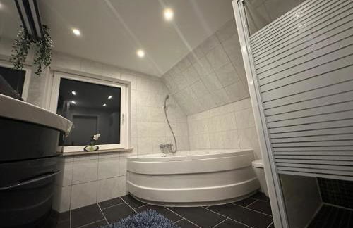 Exklusiv Hamburg Stadtrand-Villa mit Garten - Foto 48