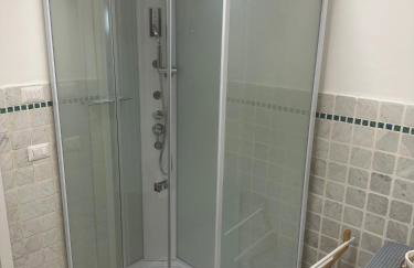 Villa Trevisi - APARTMENT-free parking-electric car station - Foto 10