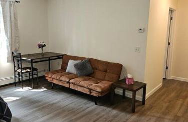 Adorable 1 bedroom with off-street parking - Foto 6
