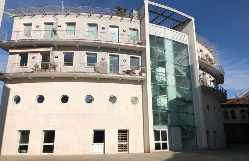 Modern sunny apartment in residental area - Foto 1